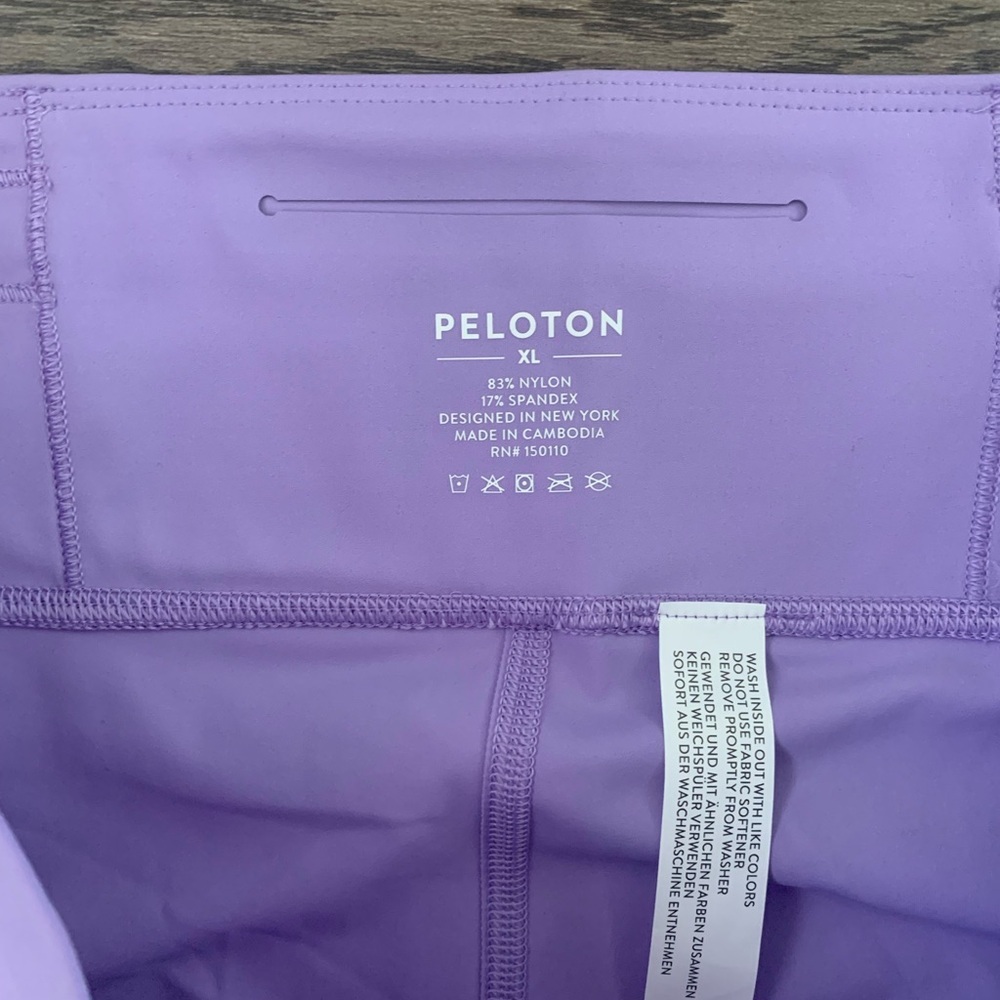 Peloton‎ Essential Mid-Rise Capri - Size XL - Purple - NWT - Picture 11 of 12